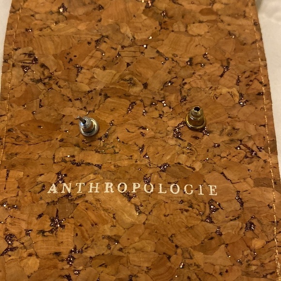 💎 Gold tone Necklace with Pierced Earring Set - Picture 5 of 11